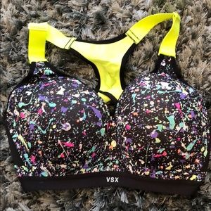VSX sports bra size 34DD